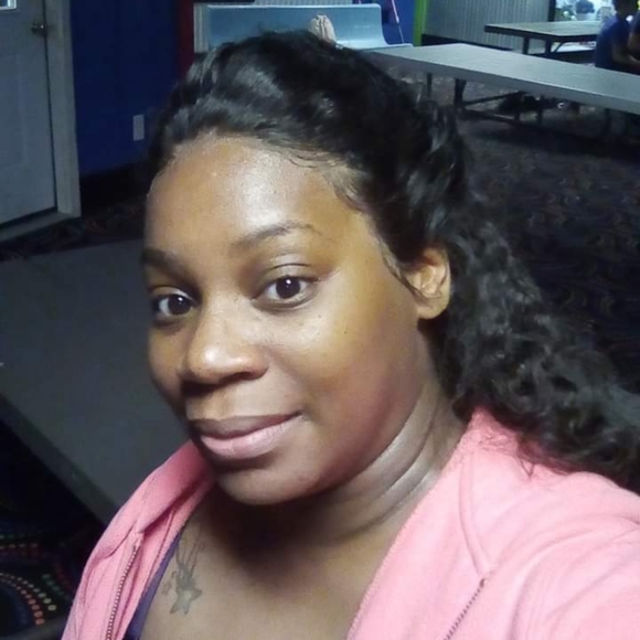 Meet your Posher, Courtnee' - Picture 1 of 2